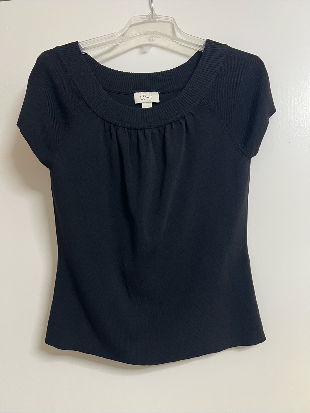 LOFT Black Scoop-Neck Short Sleeve Knit Top M